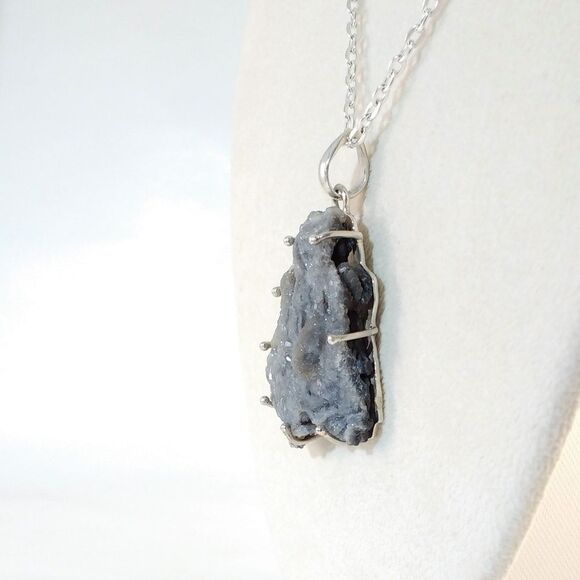 Druzy Pendant Necklace Silver Plated Chain - Picture 6 of 7
